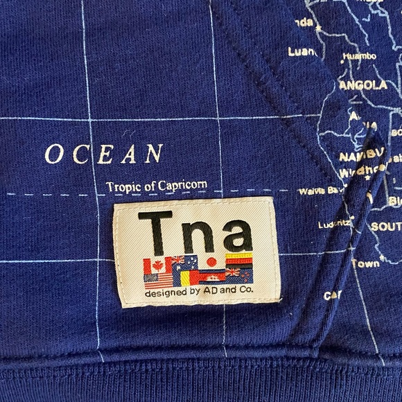 TNA world map hoodie 🌏 - Picture 3 of 4
